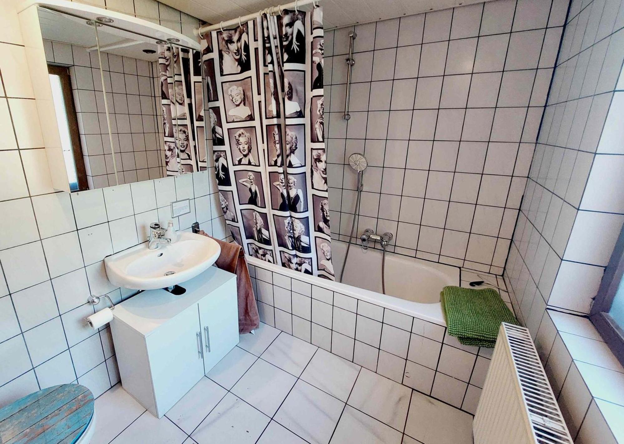 Kleines Haus Mitten In Der Natur Mit Eigener Terrasse Und Sonnenbalkon Halver Luaran gambar